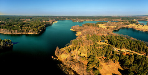 Wiosna na Mazurach. Jezioro Kalwa. © Janusz Lipiński