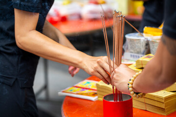 China, Ghost Festival, Purdue, ghost gods, believers, burn incense and pray