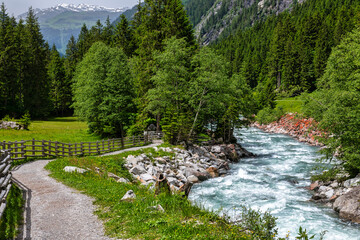 The beautiful Stilluptal valley and the river Stillup near Mayrhofen in Austria, Europe © Alan Smithers