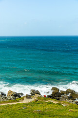 Ein entspannter Strandtag vor der Bucht von St Ives im wunderschönen Cornwall - Vereinigtes Königreich
