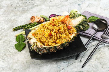 Pineapple fried rice with prawn