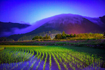 夜明け前の風伝おろし