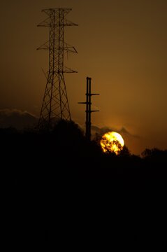 En la peninsula de Paraguana se encuentran dos grandes refinerias,que necesitan grandes cantidades de electricidad.