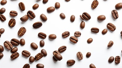 Obraz premium Coffee beans on white background with copy space 