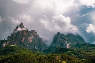 Fototapeta premium Panoramic view of Mount Sciliar on the Seiser Alm in the Dolomites in South Tyrol, Italy.
