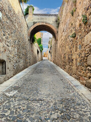 Street of Adarve de la Estrella, Cáceres, Extremadura, España