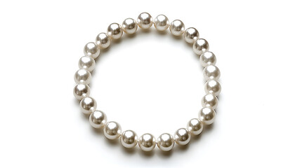 Obraz premium Elegant pearl necklace isolated on white, top view