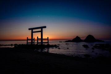 【福岡】夕暮れ時の海広がる桜井二見ヶ浦