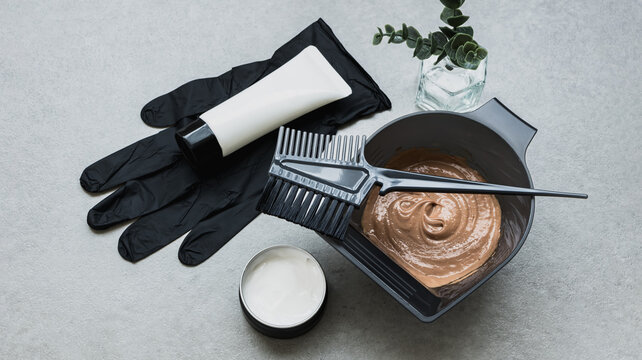 ヘアカラー　白髪染め　髪のカラーリング剤　髪を染める道具