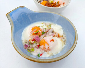 onsen mineral water eggs with onion, chill and lime