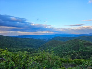 Piękne widoki gór, tatry o zachodzie słońca 