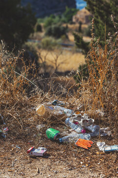 Environmental impact of litter in natural landscape in Spain