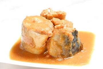 新鮮なサバを味噌で煮込んだサバの味噌煮
