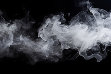 黒背景に流れるような白い煙