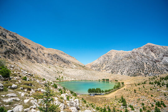 The scenic views of Green Lake, a crater lake, is on the G&ouml;mbe Plateau, famous for its unique geographical riches. It is on the slope of Akdağ, the second-highest peak of Antalya.