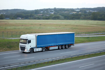 Goods Delivery Supply By Modern Semi-Truck With Good Capacity