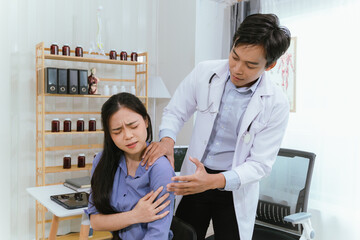 Fototapeta premium Doctors and nurses provide medical care, therapy, and assistance to patients in clinics or hospitals. They give advice. Discuss health problems and assist in physical therapy