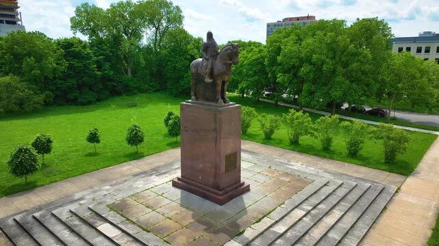 Drone Aerial of Masaryk Monument in Midway Plaisance Park in Chicago 4K