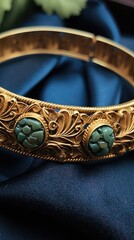 Obraz premium old fashioned gold plated bracelet with green
