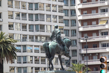 Naklejka premium statue of monarch