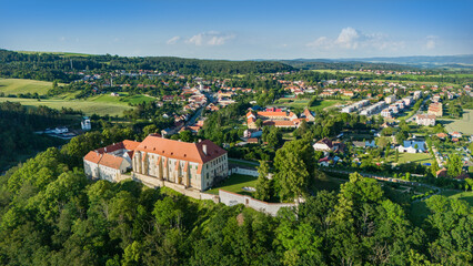 Panoramic view of Kun&scaron;t&aacute;t Castle
