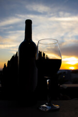 VINO TINTO Y PAISAJES