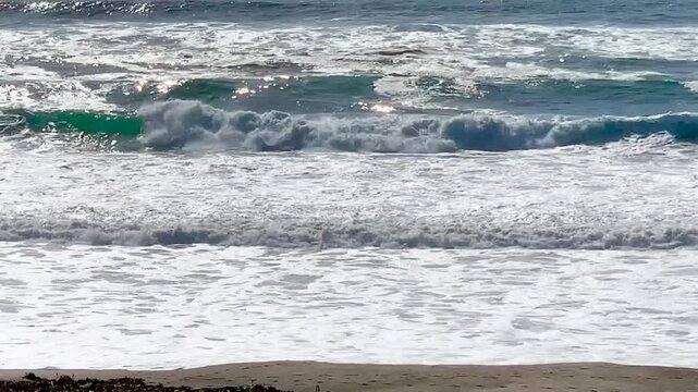 PNW Ocean Waves Sunny Day 25.4s