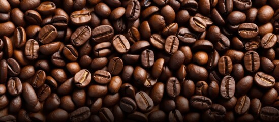 Obraz premium Coffee Beans Close-Up: Roasted and Ready