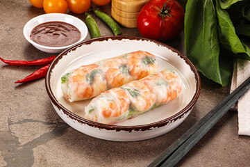 Vietnamese spring roll with prawn