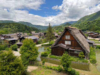世界遺産 初夏の白川郷
Historic Village of Shirakawa-go in early summer