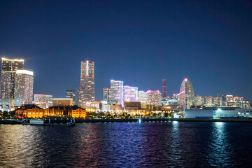 大さん橋から見る横浜みなとみらいの夜景。

神奈川県横浜市 -...