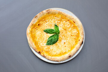 pizza, vellutata, zucca, formaggio, cremosa, bianca, gourmet, gialla, delicata, basilico, cornicione, ruota, bassa, romana, italia, crosta, croccante, contemporanea, nuova, ricetta, innovativa, invenz