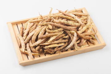  An annual herb from the legume family. The height is 60~100cm, and the leaves are alternate, three compound leaves, and have hairs.

