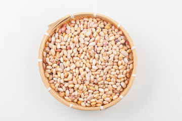  An annual herb from the legume family. The height is 60~100cm, and the leaves are alternate, three compound leaves, and have hairs.

