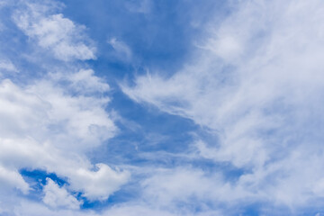 Obraz premium beautiful background texture of a blue sky with cloudscape