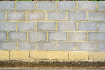 Muro de bloques de hormigón rústico