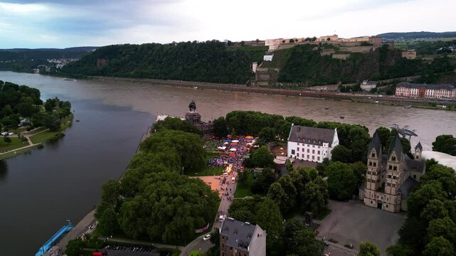 Koblenz - Flussprominade, Deutschland.