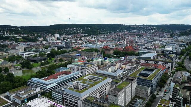 Stuttgart- Der Schlossplatz w&auml;hrend dem Sommer (EM Fanzone 2024).