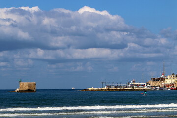 Obraz premium Akko Israel 05/26/1924. An ancient port city on the shores of the Mediterranean Sea in northern Israel.