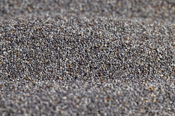 scattered poppy seeds for cooking