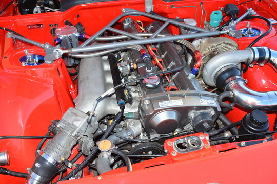 Porsche 944 engine at Legit Manila 1620 car meet in Paranaque, Philippines