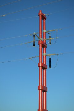 En la peninsula de Paraguana se encuentran dos grandes refinerias,que necesitan grandes cantidades de electricidad.