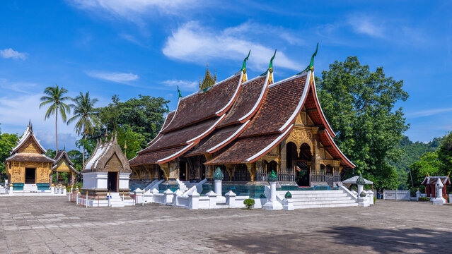 Wat Xieng Thong temple, Wat xieng thong the most famous popular temple in Luang Prabang, Wat Xieng Thong beautiful landmark, Luang Prabang, Laos