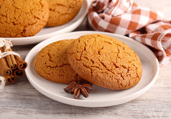 Spicy cookies, ginger snaps biscuits o