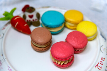 View of the macarons on the plate
