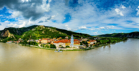view of the lake and mountains D&uuml;rnstein Austria