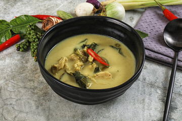 Thai green chicken curry with coconut