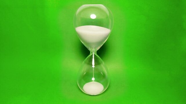Hourglass, 60 seconds, green screen, video 4k, 60 fps