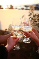 glasses of champagne