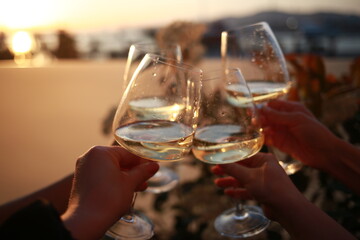 glasses of champagne